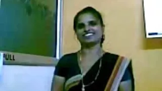 वह लड़का विरोध नहीं कर सका और लड़की की बहन को उसके घर पर ही अश्लील हरकतें करने लगा