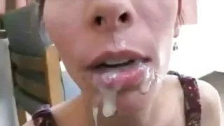 गड़बड़ द्वारा एक बड़ा डिक short-haired चिक पॉर्न