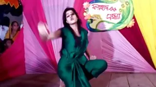 एक आदमी दो simpotich वो साले कुईन्ने पोर्न लेता है