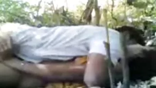 एक युवा लड़की एक दोस्त पोर्न के साथ डेब्यू करना चाहती थी