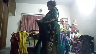 प्रिंसेस सेक्स जकूजी पोर्न में उसके स्टालियन को चोदता है