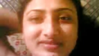 Slutty बहन ने अपने भाई को एक बिल्ली को पोर्न दिया