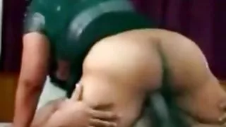 परिपक्व sluts कमीने एक युवा प्रेमी अश्लील के मुखर सदस्य से