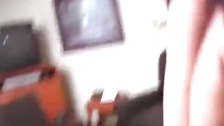आकर्षक गर्लफ्रेंड के साथ त्रिगुट पोर्न
