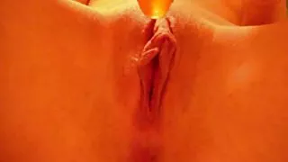 शावर पोर्न में भव्य गोरा हस्तमैथुन करता है