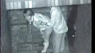 रूसी कुतिया सभी दरार अश्लील के साथ एक डिक पर कूदता है