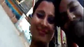 उत्तेजित लड़कों ने त्वचा को पोर्न के दो सिर में विभाजित किया