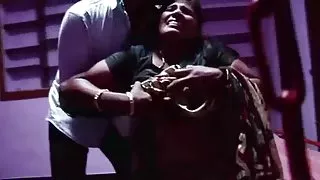 अपनी गर्लफ्रेंड की चूत को चाटा और उसकी अश्लील चुदाई की