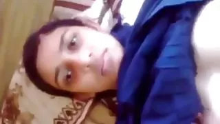 अपनी सबसे अच्छी गर्लफ्रेंड का पोर्न डालना