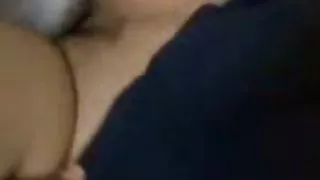 भाई जवान बहन को सेक्स के लिए बहलाता है और पोर्न के अंदर ही चोदता है