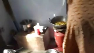कमबख्त pikaper जंगल में उसके tachule पर प्रेमिका fucks