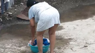 एक कट्टर अश्लील पर एक महिला एथलीट डालता है
