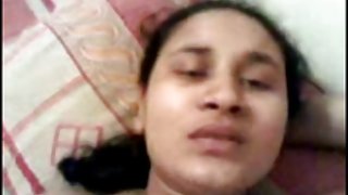 विभिन्न आकारों और पोर्न के आकृतियों में पतला श्यामला छूत के खिलौने