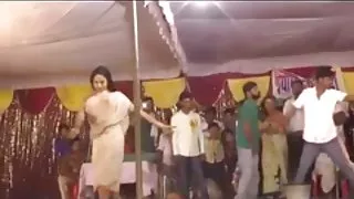 छोटे बालों वाली pisbka बकवास और उसके मुँह अश्लील पर cums