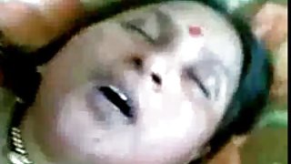 अतुल्य आदमी दो सुंदरियों पोर्न के साथ मज़ा आ रहा है