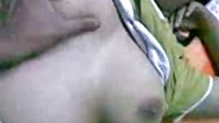 सौजन्य ने खुशी से उसके सभी गर्म अश्लील छेद में गड़बड़ कर दिया